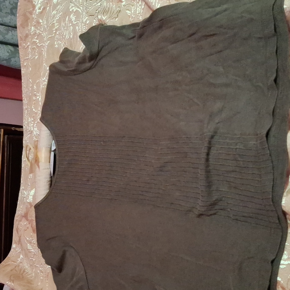 Jaclyn Smith Top